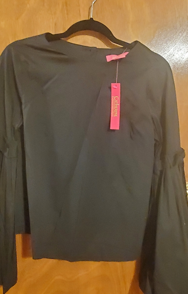 Catherine black top with ruffle sleeves